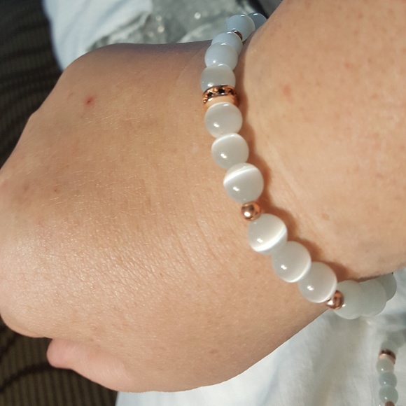 🎁CLEARANCE 🎁Cat eye Glass Beaded Bracelet - Picture 4 of 4